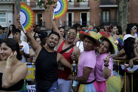 fiesta gay barcelona|Guía Gay de Barcelona 2024